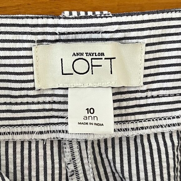Ann Taylor LOFT Ann Striped Seersucker Pants, Size 10 - Picture 6 of 10
